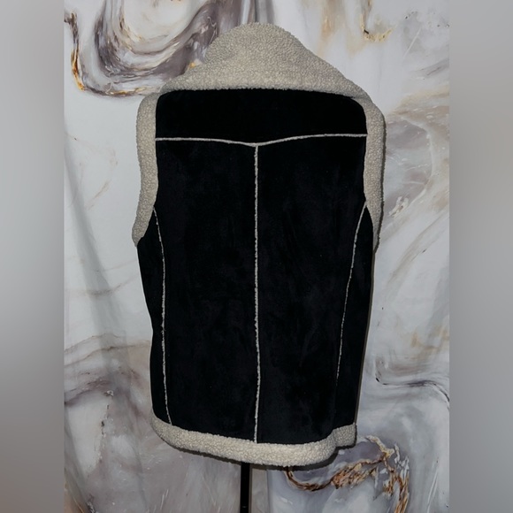 RuffHewn Vest - Picture 3 of 4